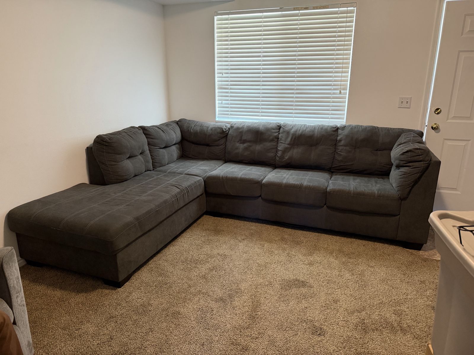 Couch sectional with chaise