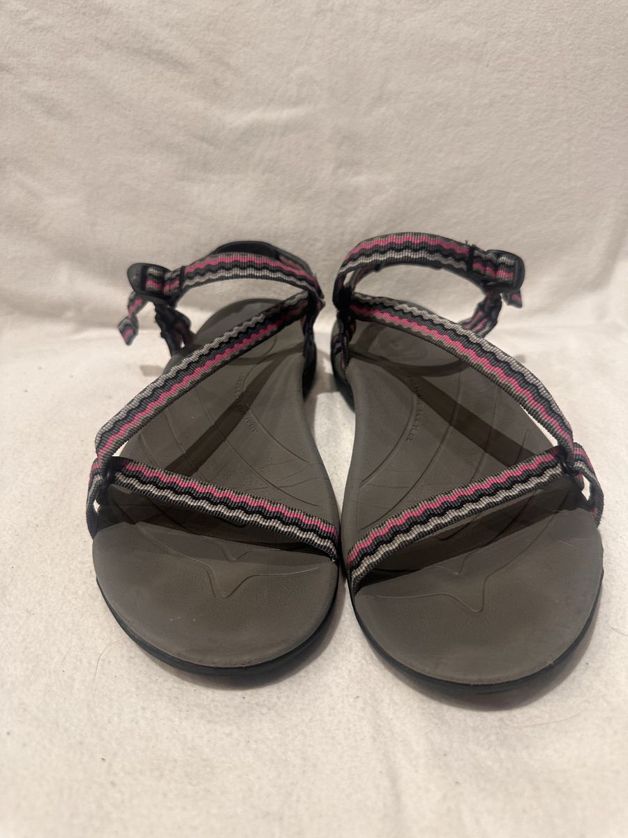 Teva women’s size 8 lightly used grey/pink/black sandals