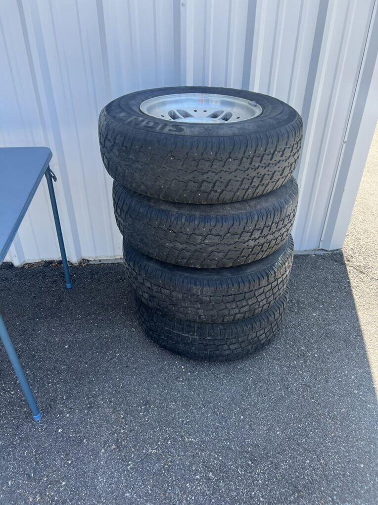 Signet Winter Trax Tires Set