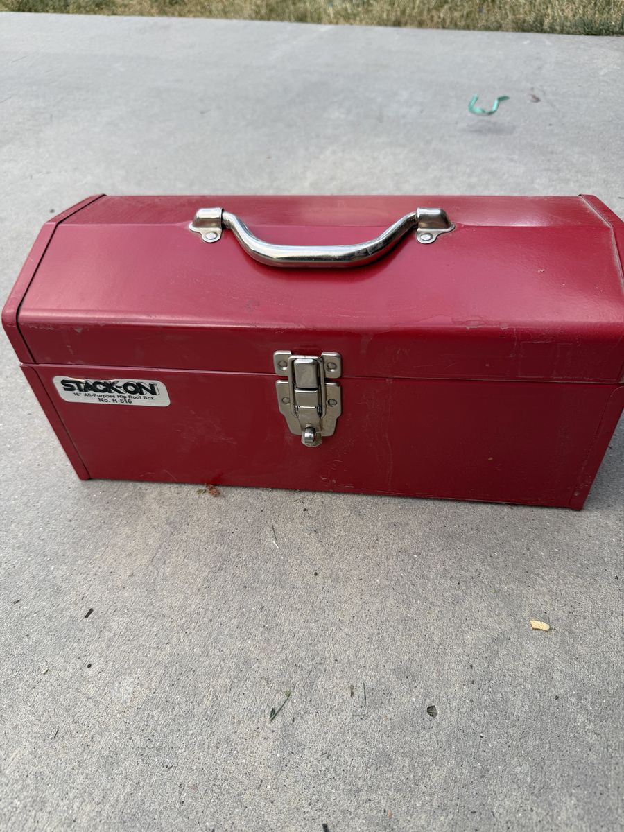 Milwaukee Magnum Holeshooter 1/2" Drill w/ Stack-On Red Toolbox