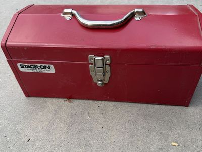 Milwaukee Magnum Holeshooter 1/2" Drill w/ Stack-On Red Toolbox