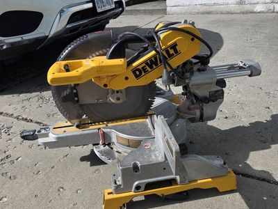 12 " Dewalt compound miter saw and stand