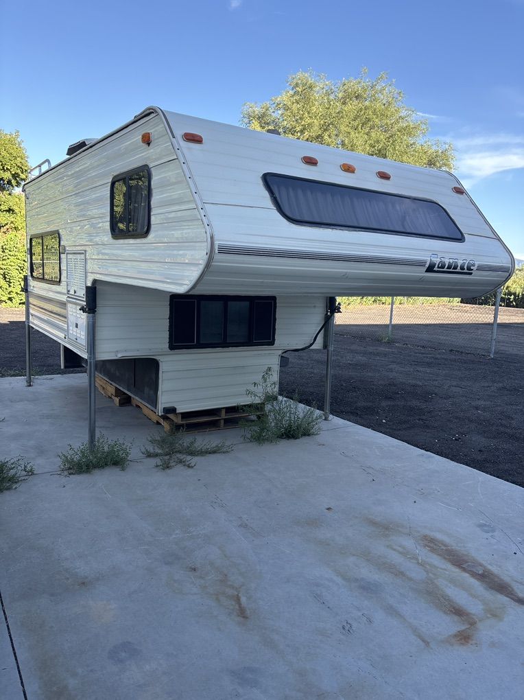 1992 Lance Camper