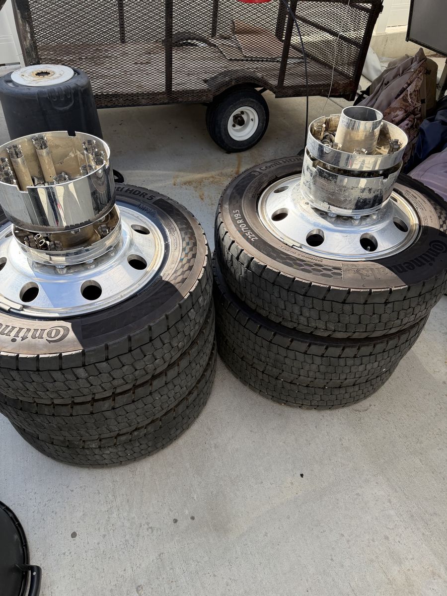 Ford F450 Alcoa wheels and tires