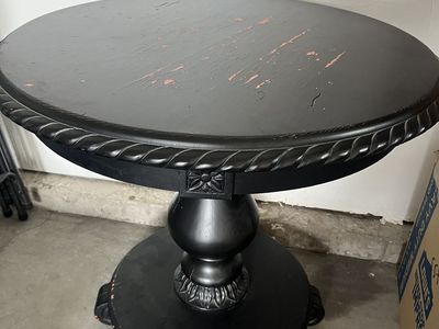 Decorative table