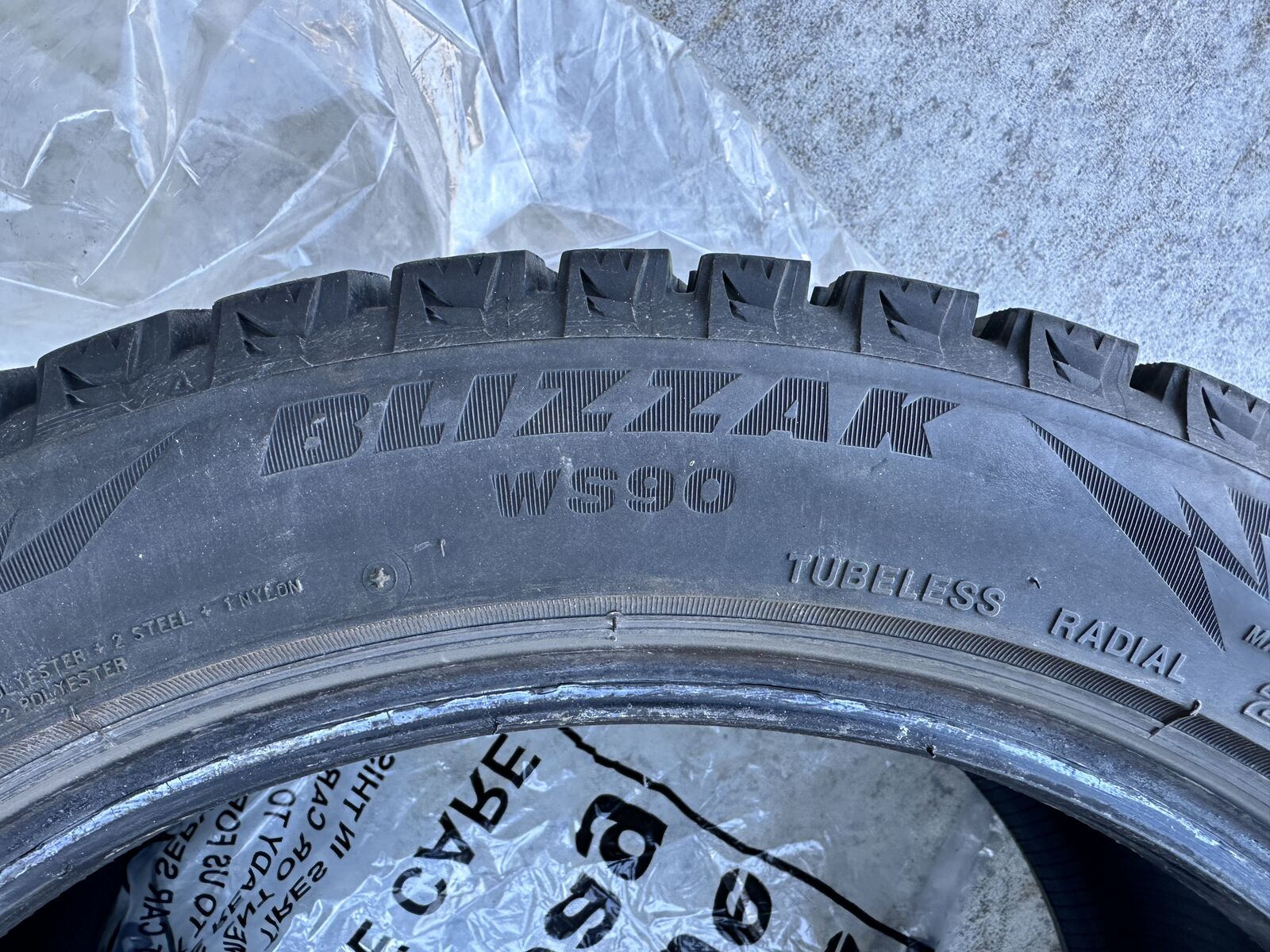 Full Set Bridgestone Blizzak WS90 235/45/R17