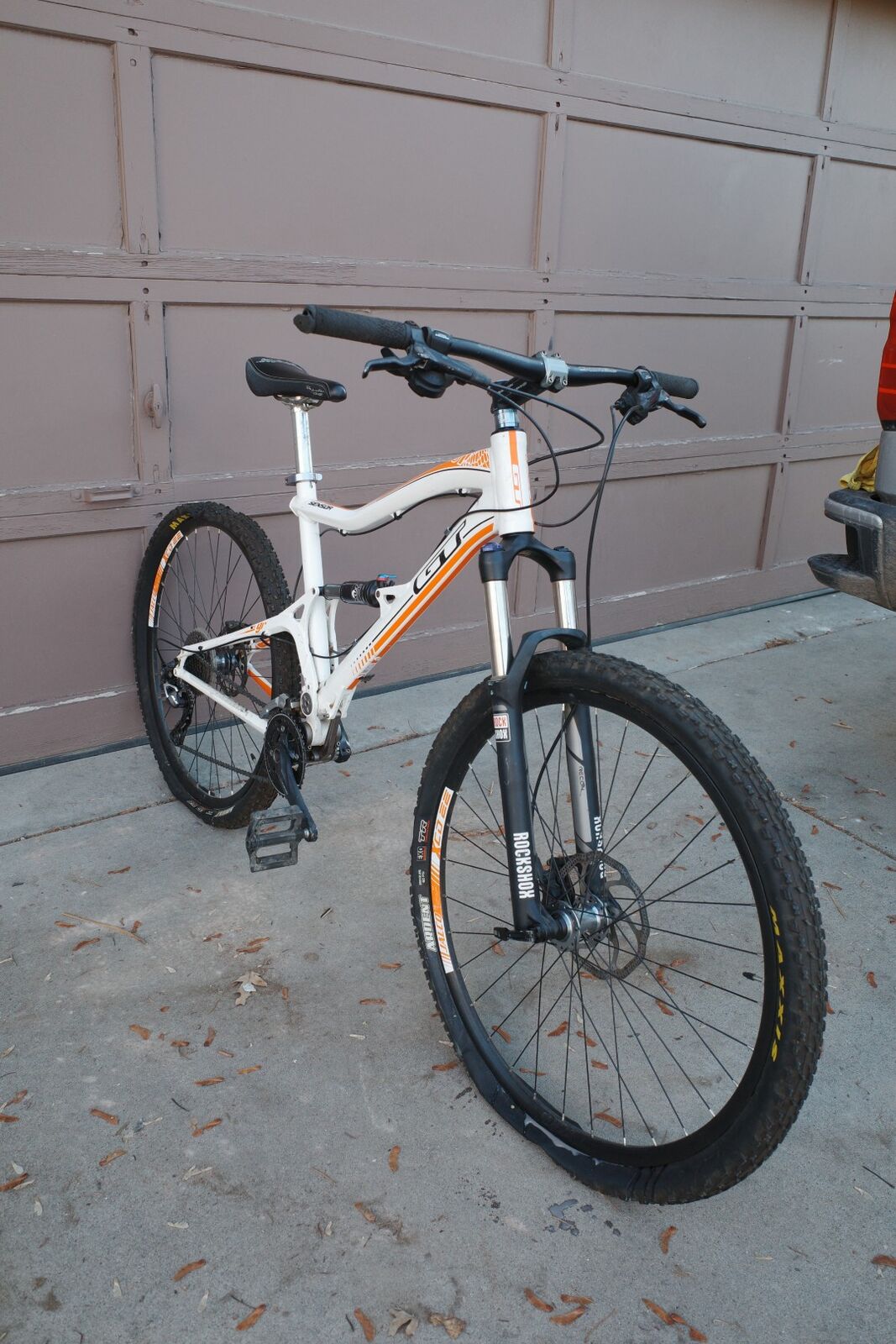 2014 GT Sensor 2.0 Full Suspension Mountain Bike