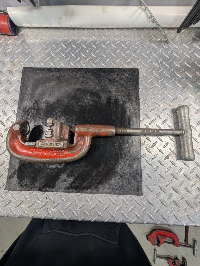 Ridgid 1/8 in. to 2 in. Model 202 Wide Roll 4-Wheel Pipe & Tubing Cutter