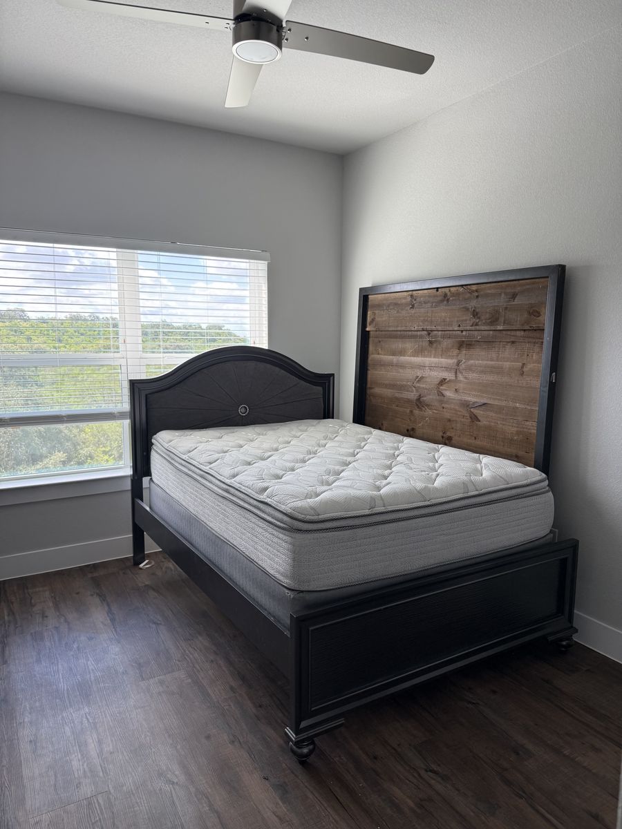 Full Size Bed Set, Mattress included 