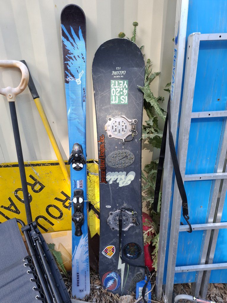 Ride Deluxe 153 Snowboard & Skis - Used,