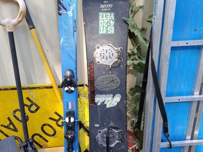 Ride Deluxe 153 Snowboard & Skis - Used,
