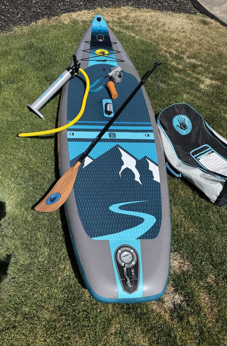 Body Glove Inflatable Stand Up PaddleBoard 11'