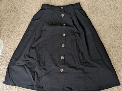 Brand New Women’s Midi Skirt Size Small