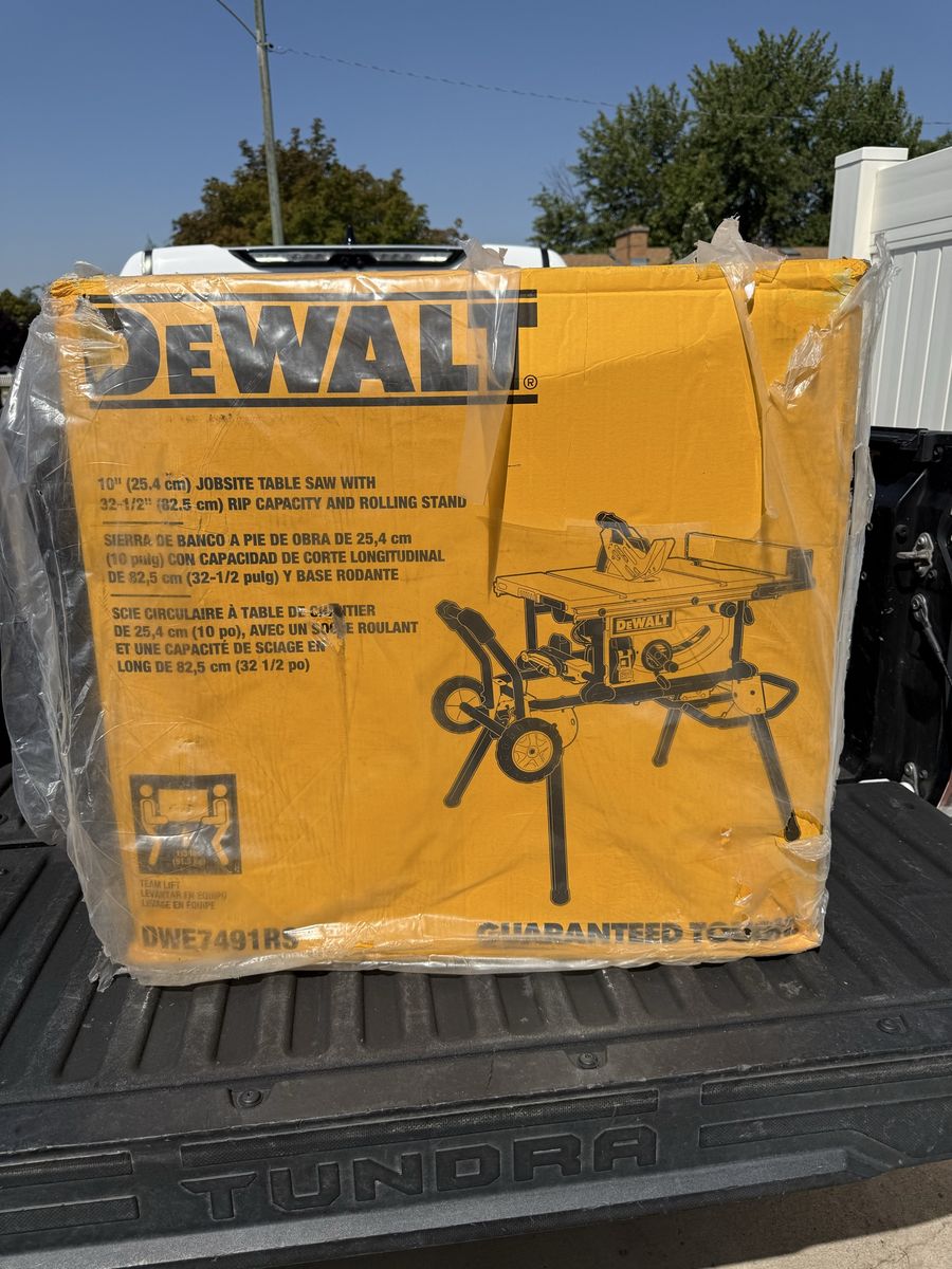 New Dewalt 10 inch Table Saw with Rolling Stand