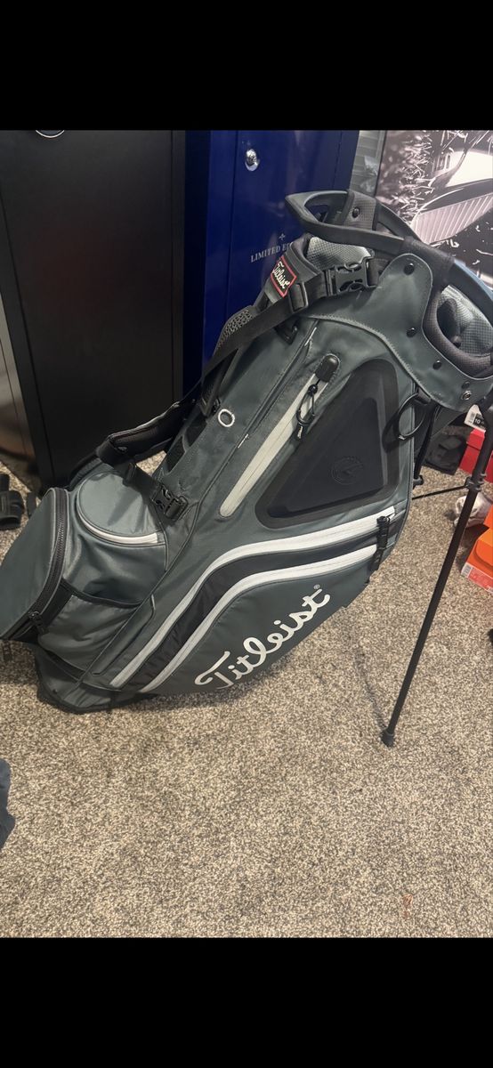 Titleist Hybrid 14 Stand Bag - Gray/Black Lightweight Golf Carry Bag