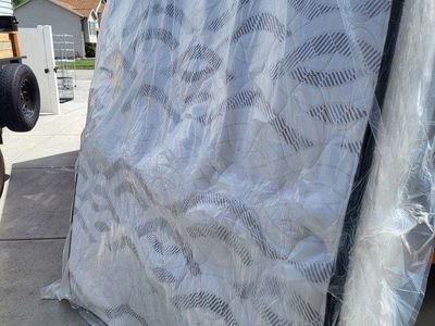**KING** 12" Hybrid Mattress
Qty-1