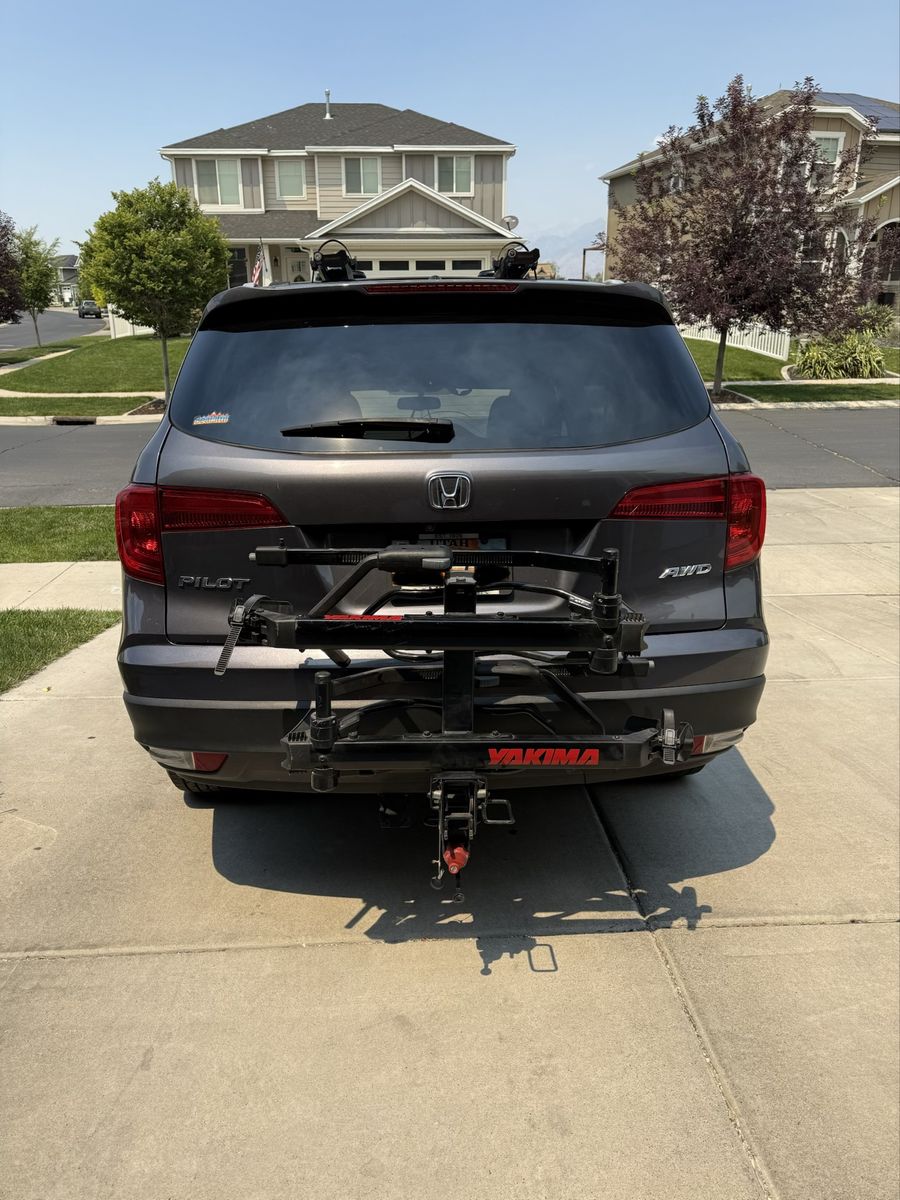 Yakima HoldUp Platform Bike Hitch Rack