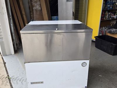 Beverage-Air SM34N Refrigerated Sandwich Prep Table