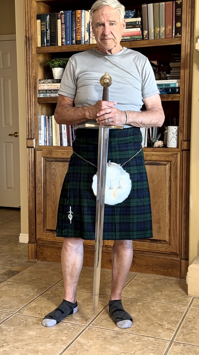 Scottish / English Sword, New, fuctional and ready to make you look good