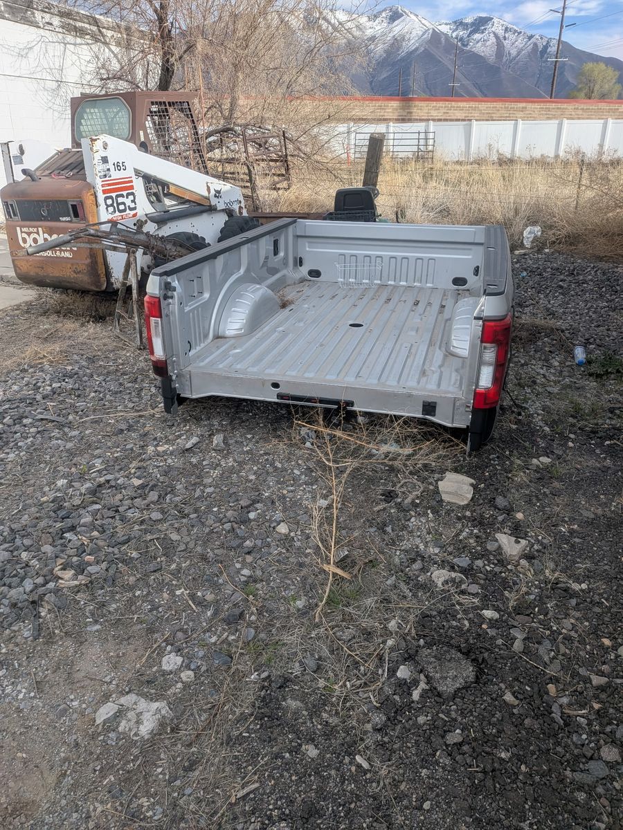 2022 F-350 Super Duty Dully bed. No tail gate.