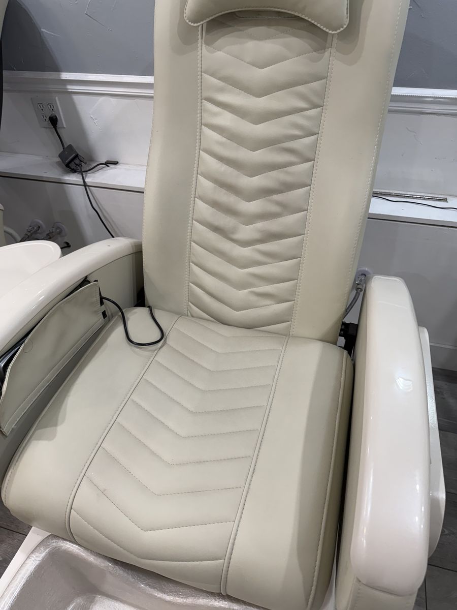 Contégo Pedicure Spa Chair $1400 for 10 chairs