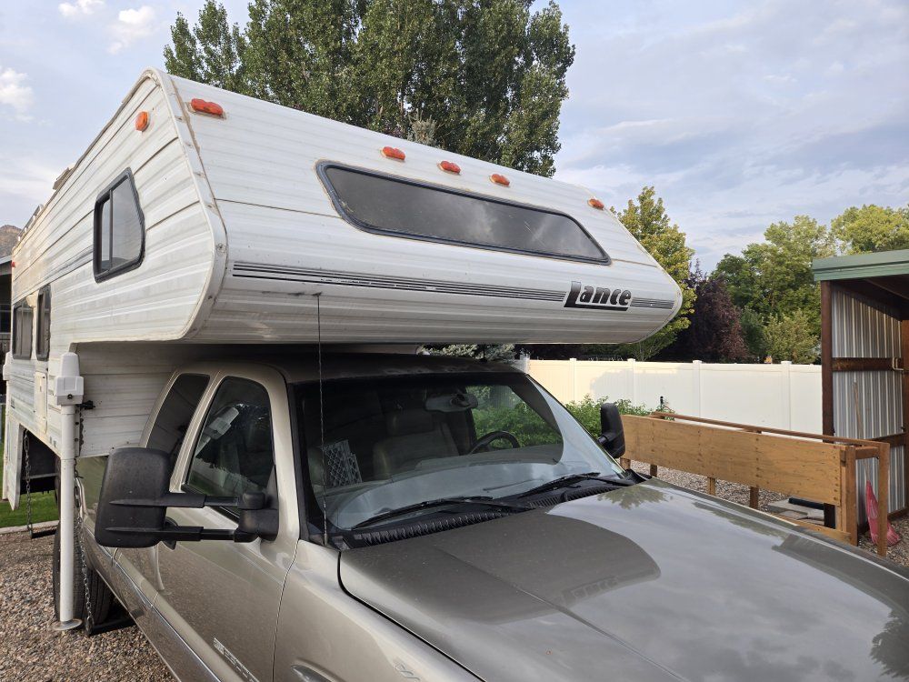 94 Lance camper