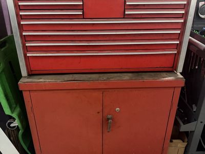 Heavy duty craftsman tool box