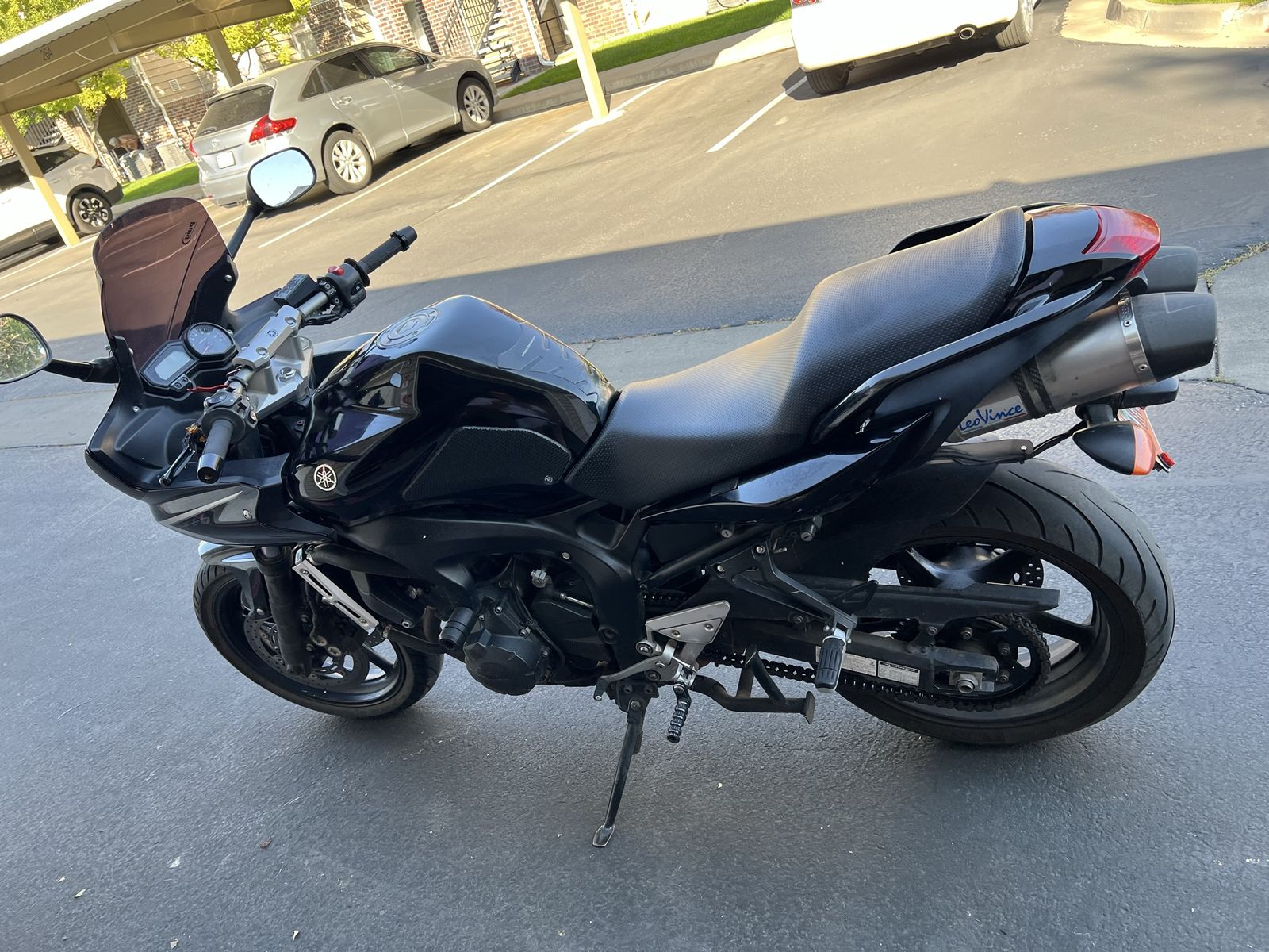 2008 Yamaha FZ6 Sport Motorcycle - LeoVince Exhaust - Black