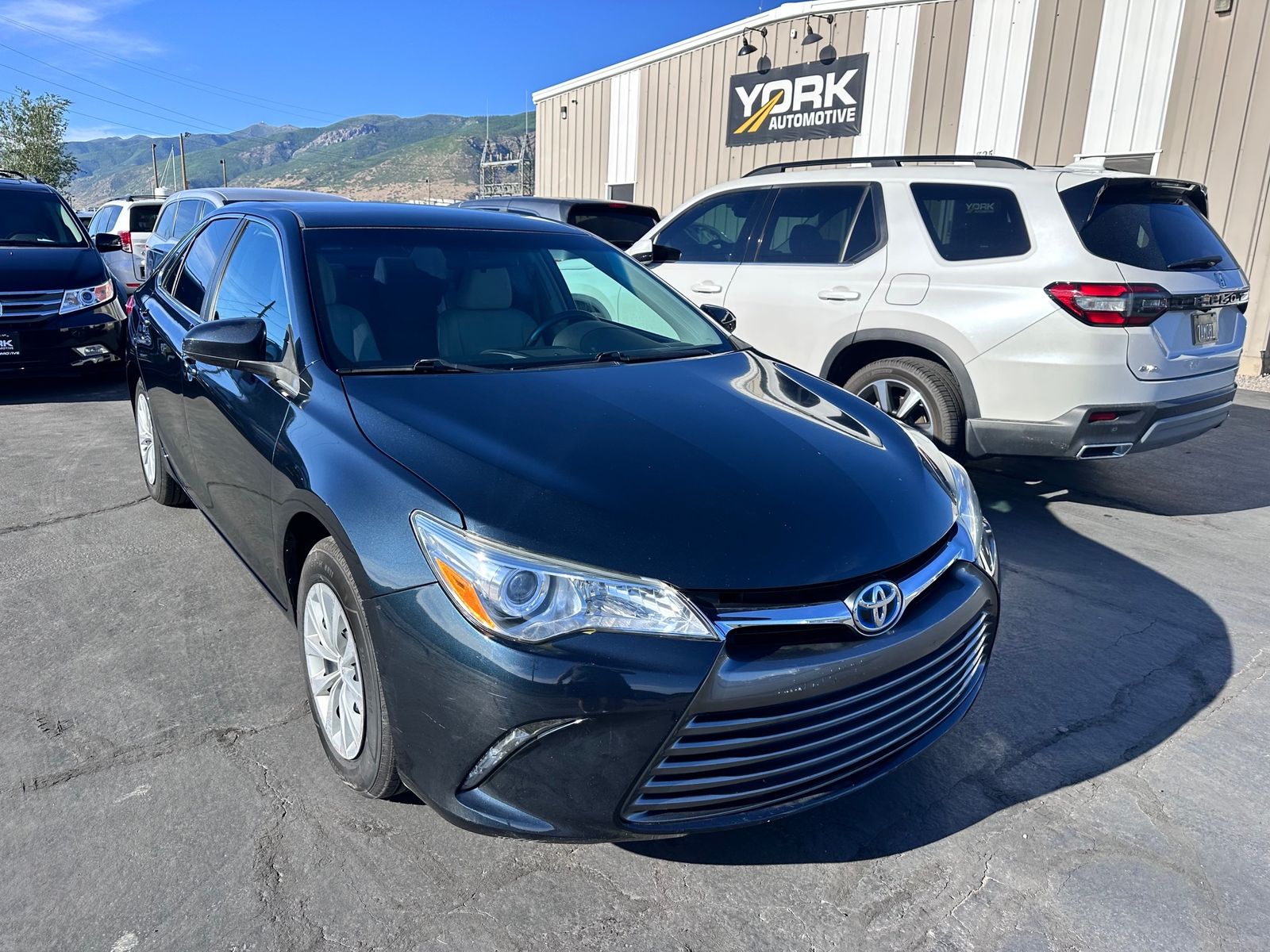 2016 Toyota Camry Hybrid LE