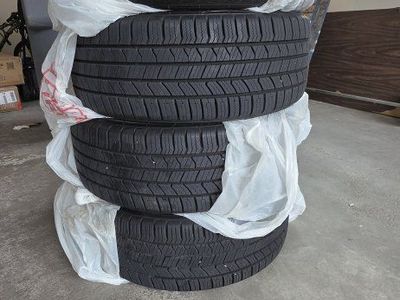 235 45 18 98v Road Hugger Tires