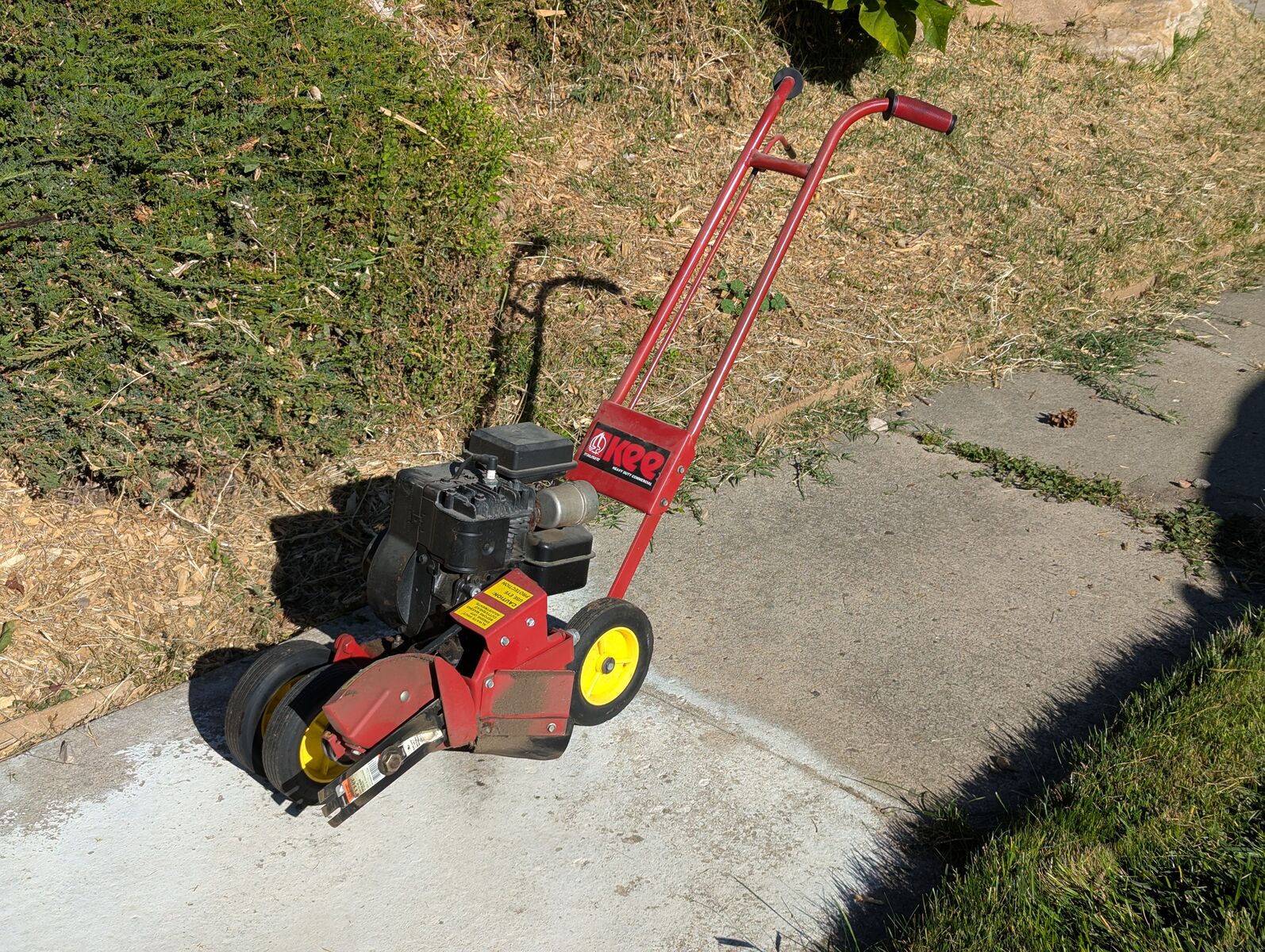 Kee Commercial 3.5HP Landscape Lawn Edger