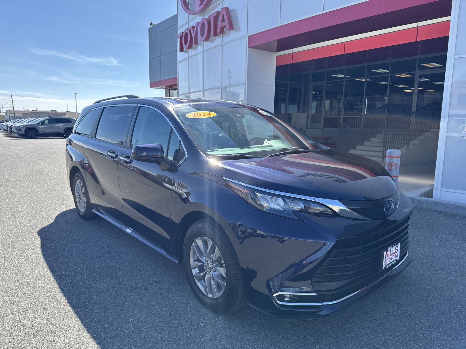2024 Toyota Sienna XLE 8-Passenger