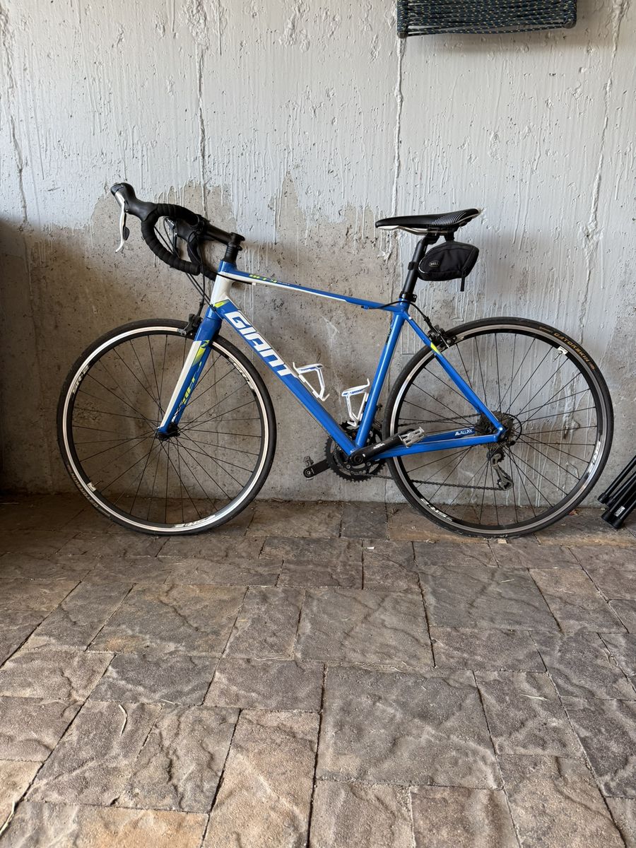 2013 Giant Defy 3 (ALUXX SL Aluminum Frame) size Medium