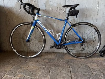 2013 Giant Defy 3 (ALUXX SL Aluminum Frame) size Medium
