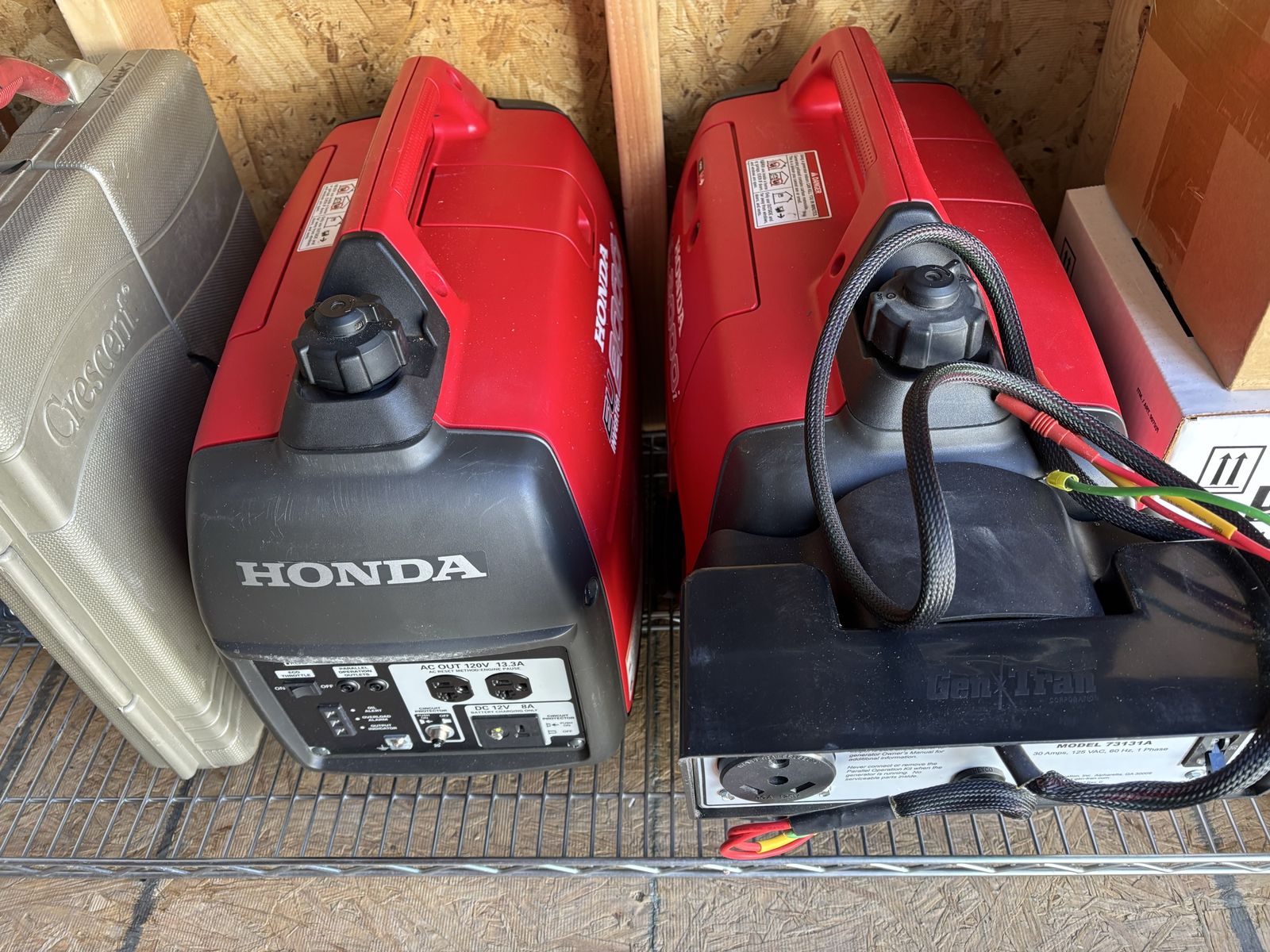 2 Honda EU2000i Generators w/Parallel Power Kit
