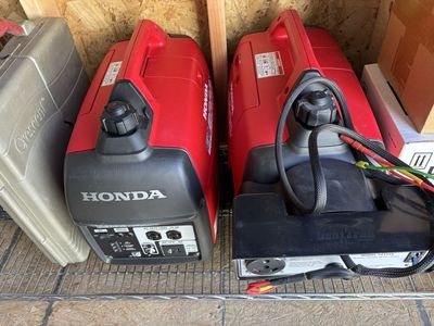2 Honda EU2000i Generators w/Parallel Power Kit