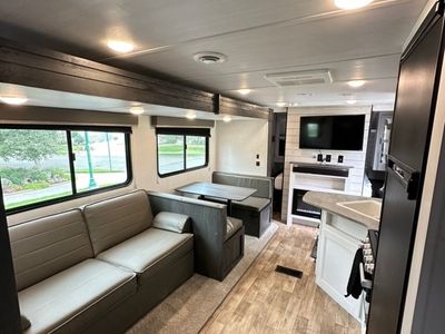 2022 Keystone Hideout 26BHWE Travel Trailer - 30ft, 1 Slide Out, AC, Awning