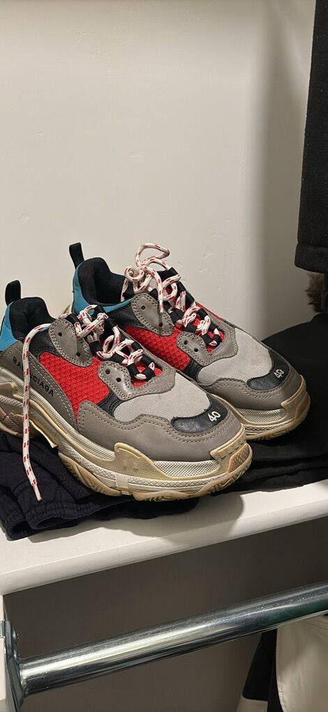 Balenciaga Triple s