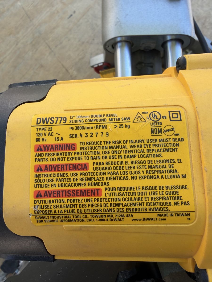 DeWalt DWS779 12" Double Bevel Sliding Compound Miter Saw 3800 RPM Type 22 15A.  No stand.  CASH ONLY