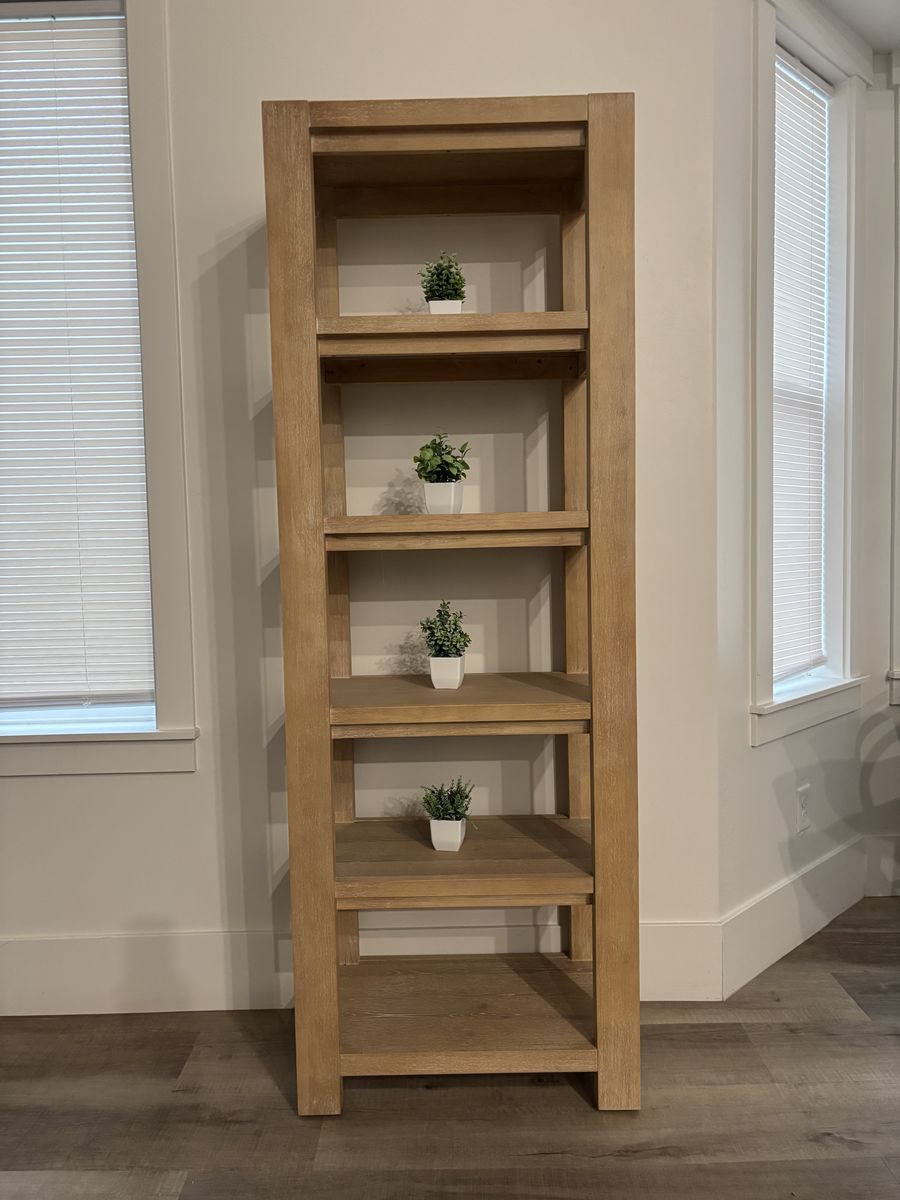 Modern Wood Stand - Nate + Jeremiah Oak