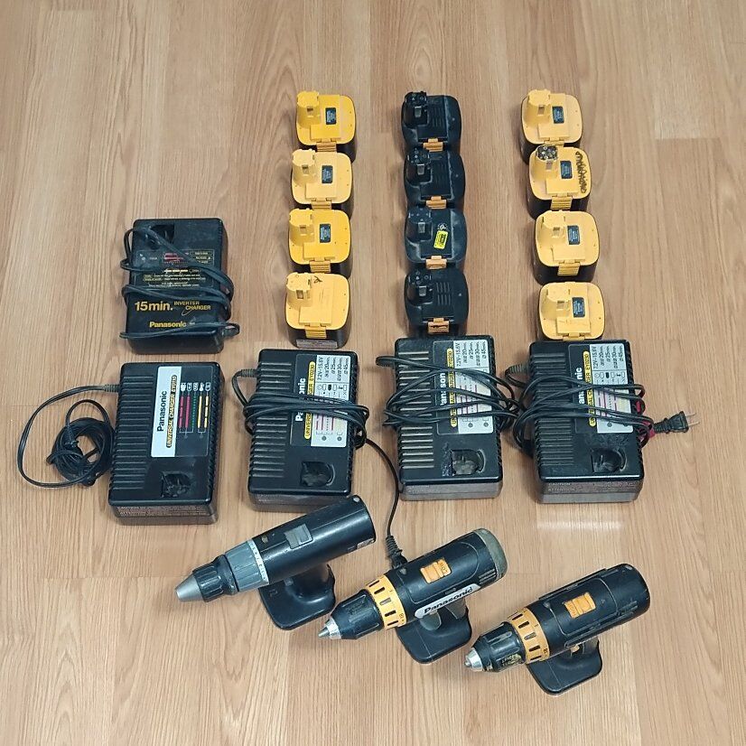 Panasonic Drill Driver, Batteries and Charger.