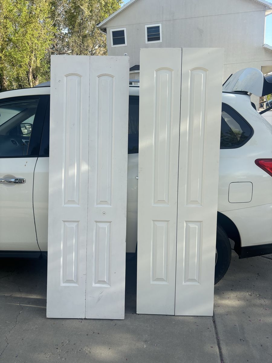 4 Foot Bi-Fold Closet Doors