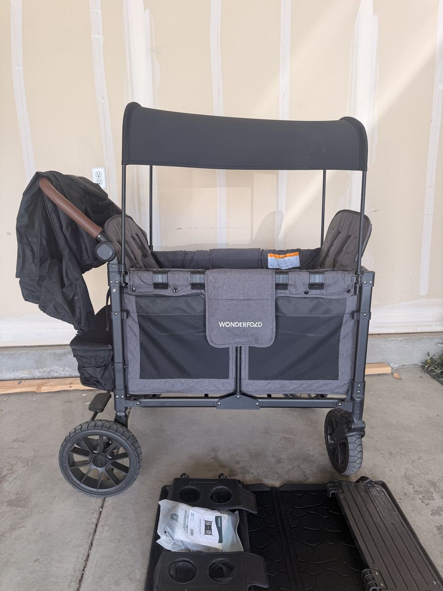 WonderFold W4 Luxe Pro 4-Seater Wagon + Accessories $625 OBO - no trades 