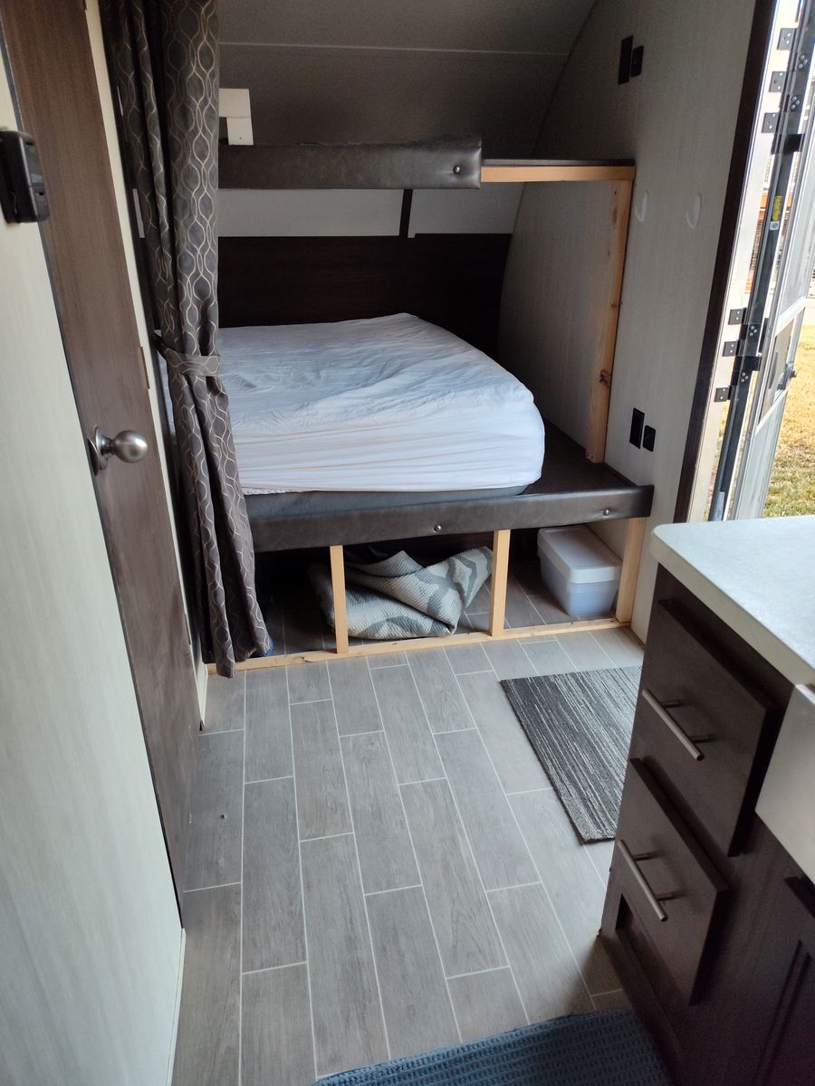 Main image 10