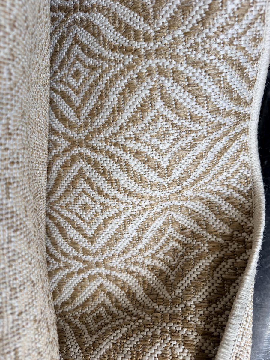 New 6x9 Geometric Diamond Pattern Indoor/Outdoor Area Rug - Beige & White Woven Floor Mat