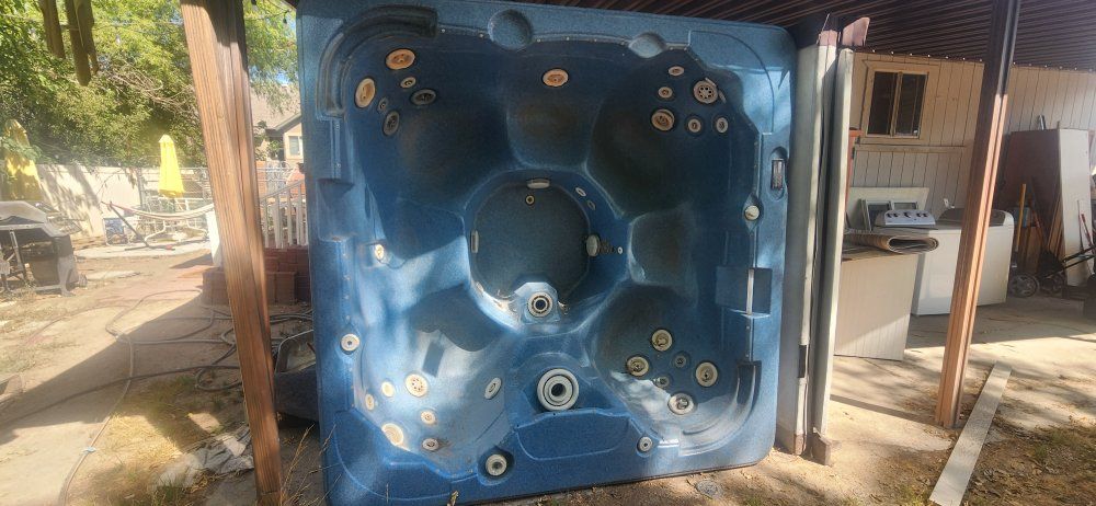 Balboa Jacuzzi Spa Hot Tub 7' x 7'