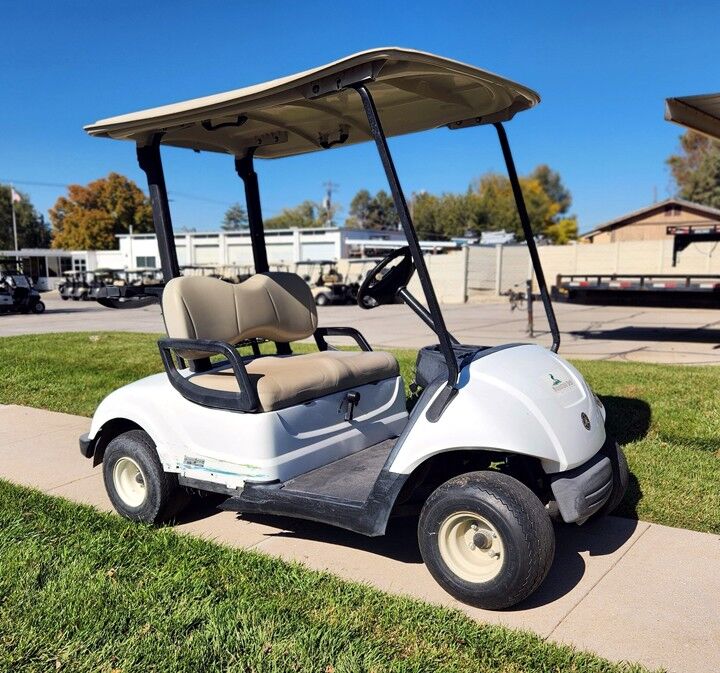 2016 White Yamaha Drive Gas Golf Cart