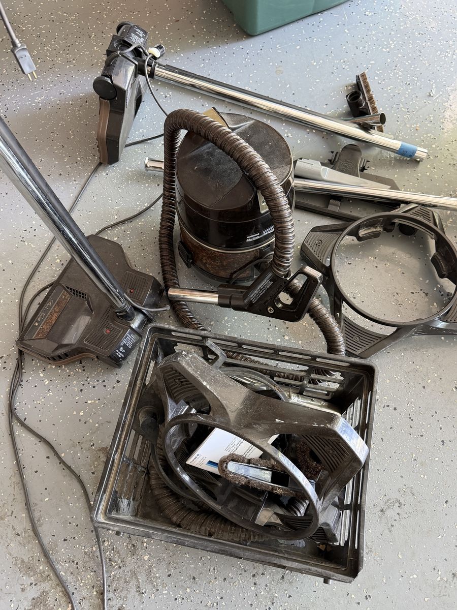 Rainbow Vacuum E-Series + Power Nozzle + Tons of Extra Parts & Attachments - Provo - $200 OBO
