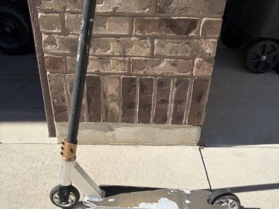 Yoka Pro Trick Scooter – Silver Deck, Non-Folding Freestyle Scooter