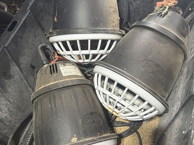 Premier1 Heat Lamps for Livestock - Set of 3 Used Premier1 Heat Lamps for Livestock - Set of 3 Used